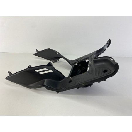 PLASTICA CARENA PEDANA CENTRALE POGGIA PIEDI SYM SYMPHONY 125 150 S 2008-2017