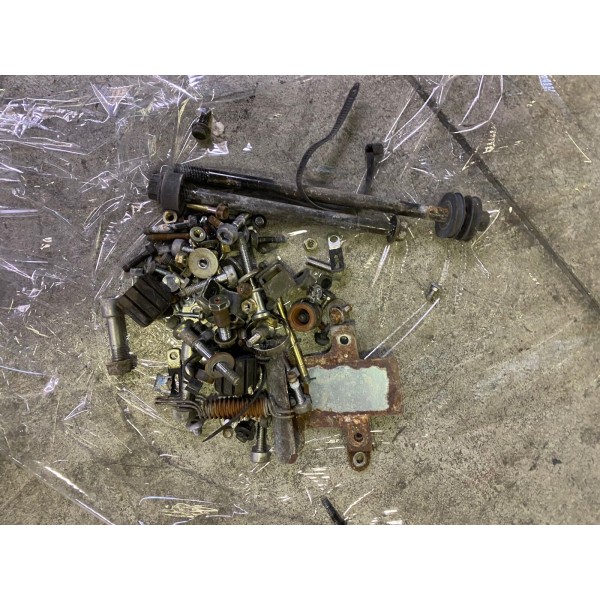 KIT SCHRAUBEN BOLZEN SCHWINGE HONDA CB 1300 CB1300 2003-2012