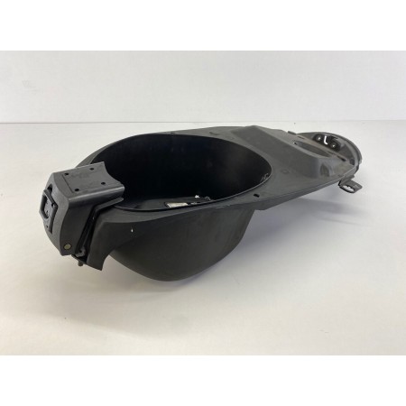 PLASTICA VANO SOTTO SELLA PORTA CASCO APRILIA SCARABEO 125 2007-2012
