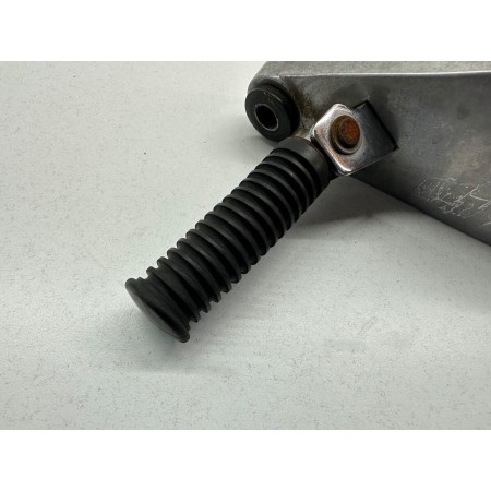 PEDANA PEDALIONA POSTERIORE DESTRA DX KAWASAKI EN 500 1991-1996