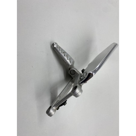 PEDANA PEDALIN DESTRA DX PILOTA APRILIA RSV 1000 1998-1999