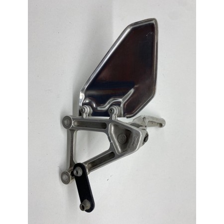 PEDANA PEDALIN DESTRA DX PILOTA APRILIA RSV 1000 1998-1999