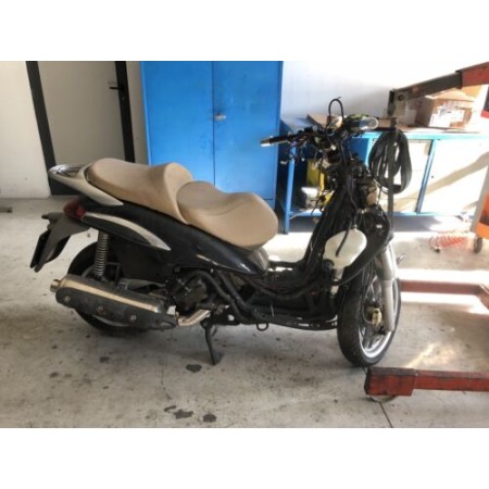 RECHTS LINKS RECHTS LINKS PEDESTAL FEET PIAGGIO BEVERLY 500 ie 2003-2008