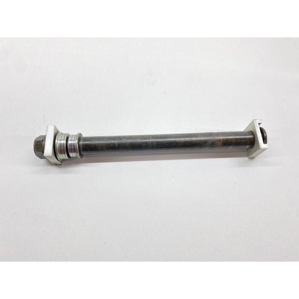 PERNIO ASSE RUOTA POSTERIORE YAMAHA FZS 1000 FAZER 2001-2005