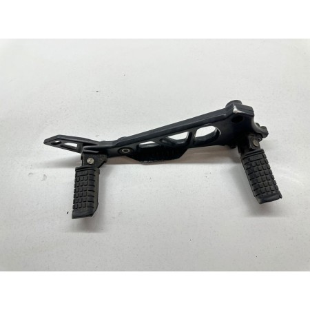 REPOSE-PIEDS DROIT GILERA RV 125 2T 1983-1989