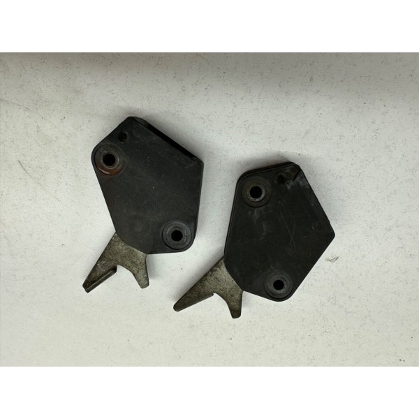 COPPIA GANCI SERRATURA SELLA GILERA RV 125 2T 1983-1989
