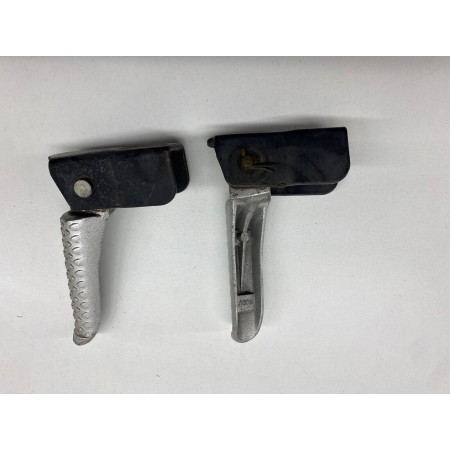 COPPIA PEDANE PEDALINE PASSEGGERO DX SX SYM XS 125 2007-2016