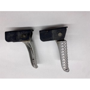 PAR DE ESTRIBERAS PASAJERO IZQUIERDO SYM XS 125 2007-2016 2