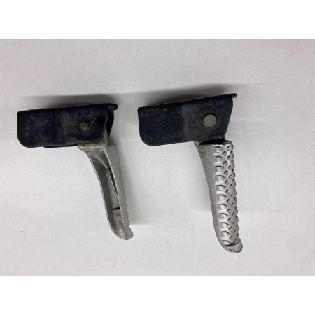 PAIR OF LEFT PASSENGER FOOTRESTS SYM XS 125 2007-2016