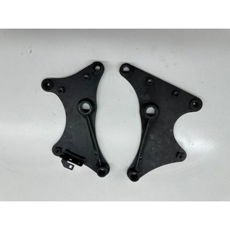 PAIR OF FOOTREST SUPPORT BRACKETS RIGHT LEFT KAWASAKI ER-6N 650 2012-2016