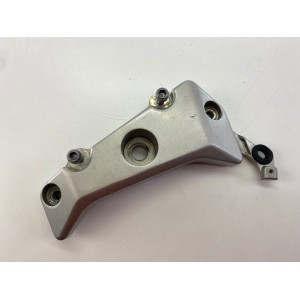 SUPPORT REPOSE-PIED DROIT HONDA CBF 600 S 2004-2007 PC38