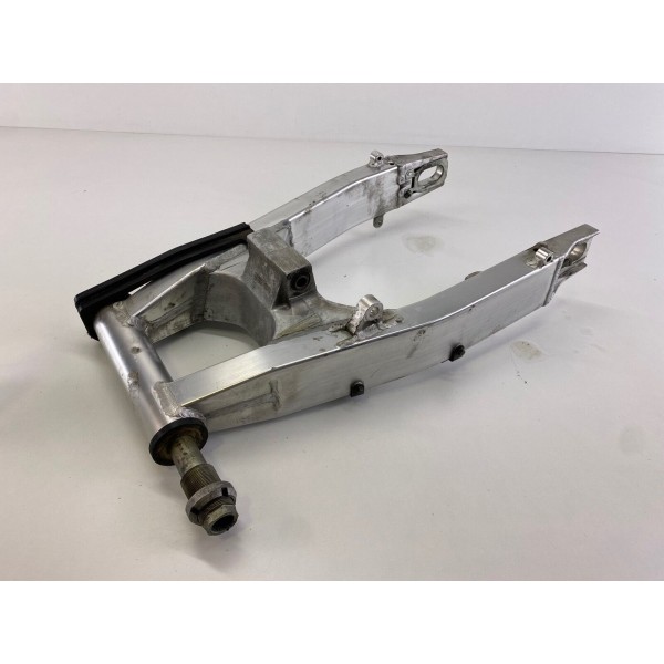 FORCELLONE POSTERIORE RUOTA SUZUKI GSXR GSX-R 600 750 2001 2002 2003 K1 K2 K3