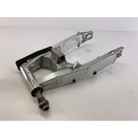 FORCELLONE POSTERIORE RUOTA SUZUKI GSXR GSX-R 600 750 2001 2002 2003 K1 K2 K3
