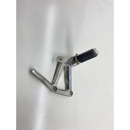 PEDANA POSTERIORE PASSEGGERO SINISTRA SX YAMAHA FZ6 FAZER 600 2002-2003