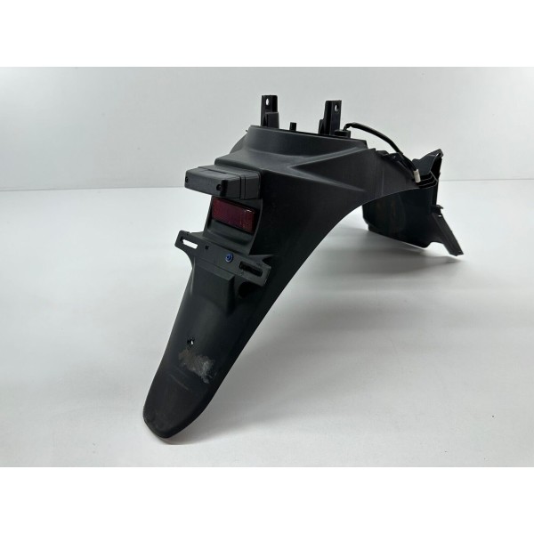 PARAFANGO POSTERIORE PORTATARGA SUZUKI SIXTEEN 125 150 4T 2007-2014