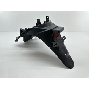 PARAFANGO POSTERIORE PORTATARGA SUZUKI SIXTEEN 125 150 4T 2007-2014 2