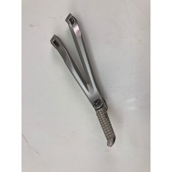 PEDANA POSTERIORE PASSEGGERO DESTRO DX YAMAHA YZF R1 2004 2005 2006 2007 2008