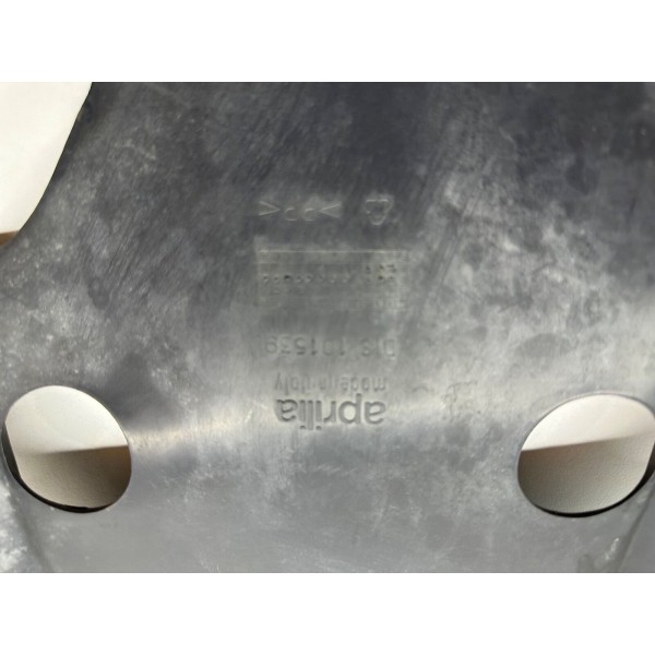 PLASTIQUE SOUS LA QUEUE APRILIA SR 50 2T 1998-2004
