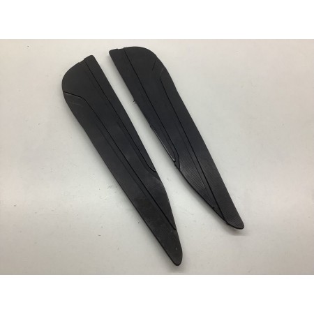 PAIR OF FLOOR MATS RIGHT LEFT YAMAHA XMAX X-MAX 125 250 2011-2013