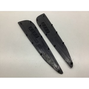 PAIR OF FLOOR MATS RIGHT LEFT YAMAHA XMAX X-MAX 125 250 2011-2013 2