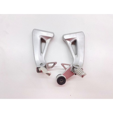 PAAR BEIFAHRERFUSSRASTEN HINTEN RECHTS SUZUKI SV 650 1999-2002