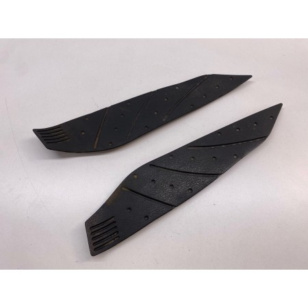PAR DE ALFOMBRILLAS ESTRIBERAS DERECHA IZQUIERDA YAMAHA XMAX X-MAX 125 250 2005-2009