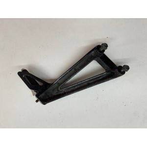 REAR PASSENGER FOOTREST LEFT SUZUKI GSX 750 1998-2003 NAKED 2