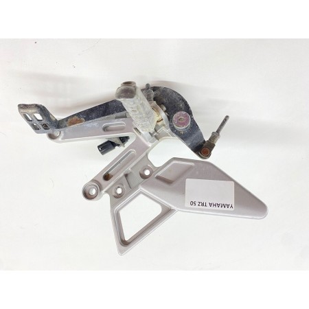 PEDANA PILOTA DESTRA DX FRENO POSTERIORE YAMAHA TRZ 50 2005