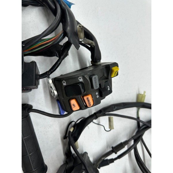 COPPIA MANOPOLE RISCALDATE DEVIOLUCI DX SX SUZUKI BURGMAN 650 EXECUTIVE 2008