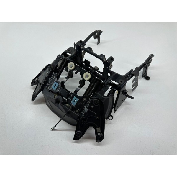 PLEXIGLAS FRONT RAHMEN SUZUKI BURGMAN 650 EXECUTIVE 2008