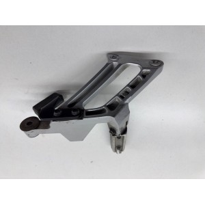 SUPPORT REPOSE-PIEDS GAUCHE YAMAHA FJR 1300 ABS 2002-2005 2