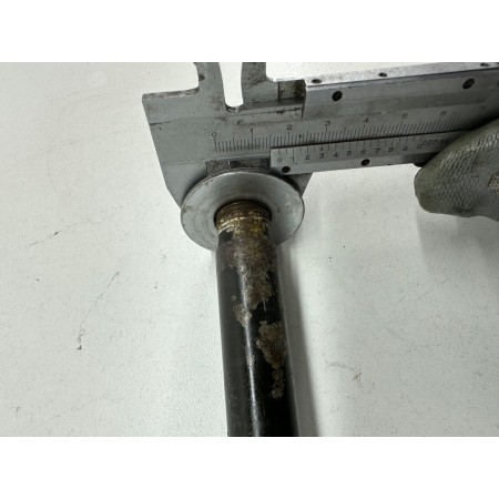 PERNO ASSE RUOTA CERCHIO CERCHIONE POSTERIORE YAMAHA FJR 1300 ABS 2002-2005