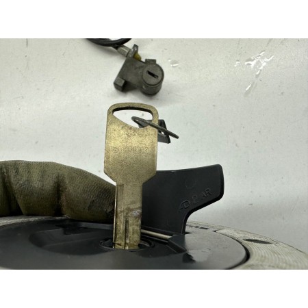 SUZUKI GSXR GSX-R 600 STRAD 1996-2000 CAP KEY LOCK KIT