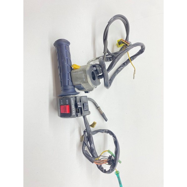 PAIRE D'INTERRUPTEURS DE DÉVIATION DROITE SUZUKI GSX 600F 1988-1997