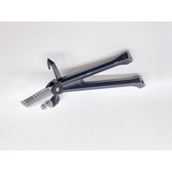 PEDANA PASSEGGERO POSTERIORE DESTRA DX SUZUKI GSXR GSX-R 600 750 2011-2017 L1