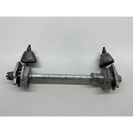 PERNO ASSE RUOTA POSTERIORE KAWASAKI ER6-F ER6-F ER6F ER6N 2009-2011