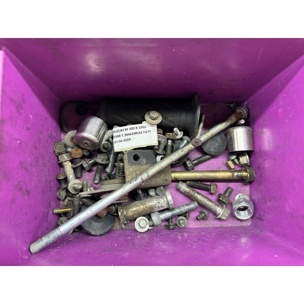 SATZ BOLZEN SCHRAUBEN SUZUKI RF 600 R 1993-1998 GN76A
