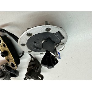 SUZUKI GSF BANDIT 600 2000-2004-2005 KIT DE BLOQUEO DE LA TAPA 2