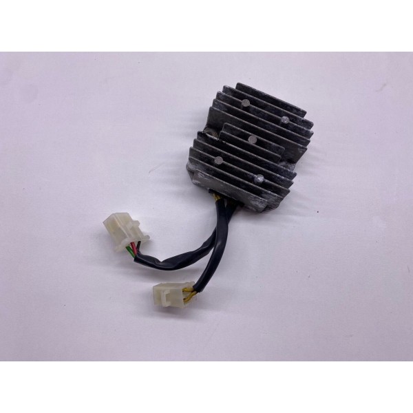 REGOLATORE DI TENSIONE PIAGGIO HEXAGON 125 180 250 GTX