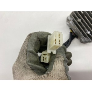 REGOLATORE DI TENSIONE PIAGGIO HEXAGON 125 180 250 GTX 2