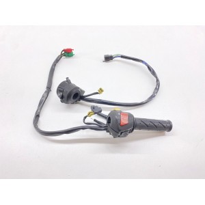 PAR DE INTERRUPTORES DERECHO KYMCO XCITING 500 2005-2006