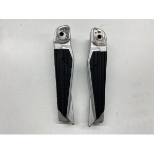 PAAR BEIFAHRER-FUSSRASTEN KYMCO XCITING 250 300 500 2005-2006-2007