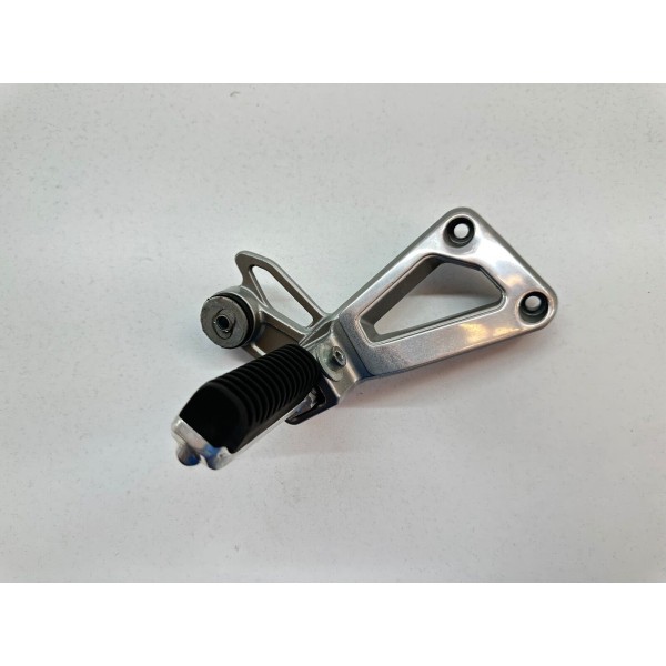 PEDANA PEDALINA POSTERIORE DESTRA DX SUZUKI BANDIT 1200 S V719 GV75A 1995-2000
