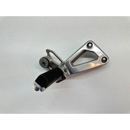 PEDANA PEDALINA POSTERIORE DESTRA DX SUZUKI BANDIT 1200 S V719 GV75A 1995-2000