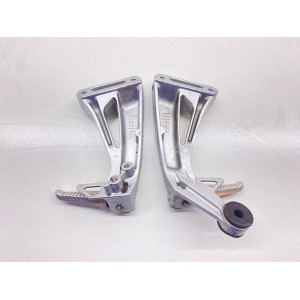 PAAR HINTERE BEIFAHRERFUSSRASTEN SUZUKI SV 650 NAKED 1999 2000 2001 2002 2