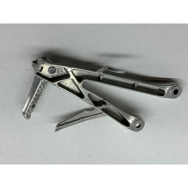 PEDANA PEDALINA POSTERIORE DESTRA DX HONDA CBR 600 RR 2008-2013 PC40E