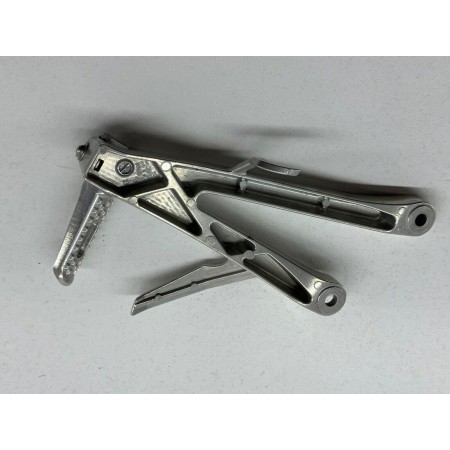 PEDANA PEDALINA POSTERIORE DESTRA DX HONDA CBR 600 RR 2008-2013 PC40E