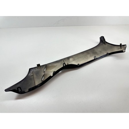 CACHE CARÉNAGE SOUS REPOSE-PIEDS DROIT HONDA FORZA 250 2005-2007