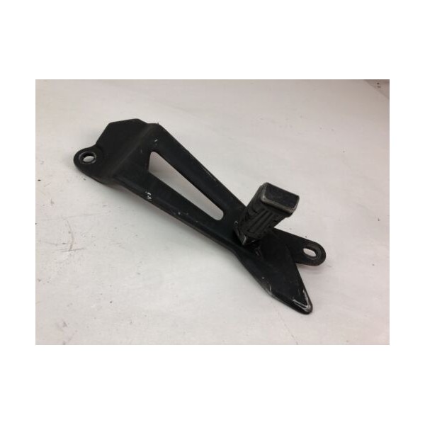 REAR PASSENGER FOOTREST RIGHT YAMAHA YBR 125 2007-2013