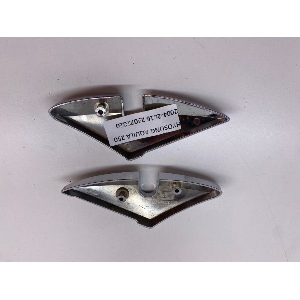 COVER DX SX PEDALINA PASSEGGERO HYOSUNG AQUILA 250 GV 2004-2016